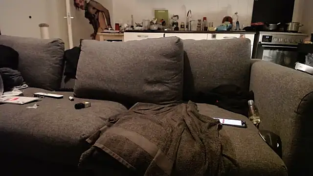 P4RtYBOII92 live sex cam