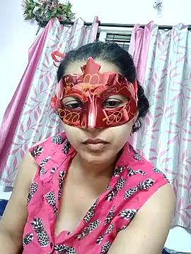 thanusi_2's cam snapshot