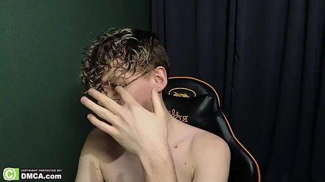 Keytaro live sex cam