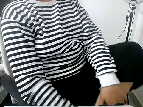 Roshi_Love's cam snapshot