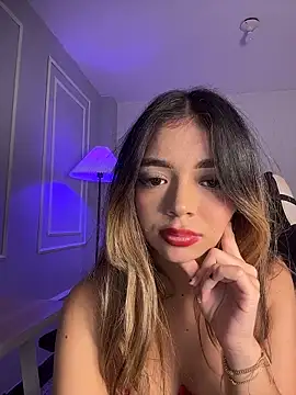 HoneyMollyX live sex cam