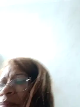 BustyMilf_'s cam snapshot