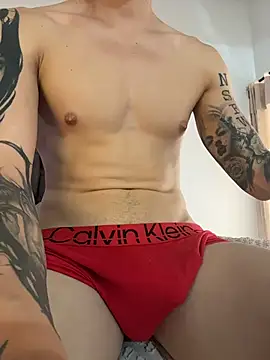 tommylongxx live sex cam