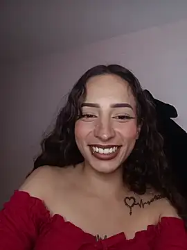 AlexxaAndRileyy live sex cam