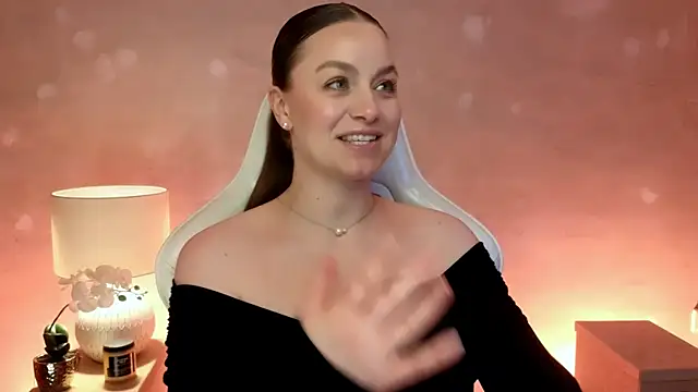 MilaFleur live sex cam