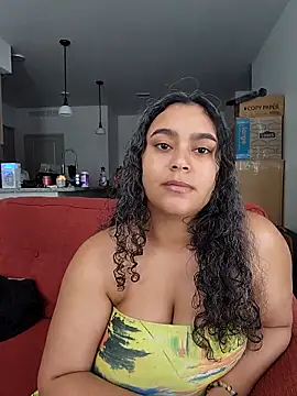 cinnaminnie live sex cam