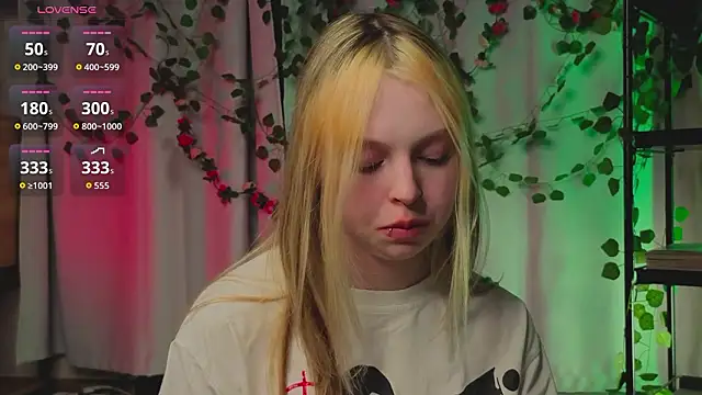 ElvenQueen live sex cam