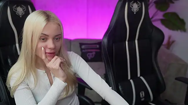 Britney054 live sex cam