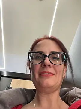 NataKitten live sex cam