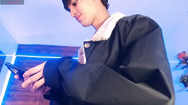 Michaelkoiv live sex cam