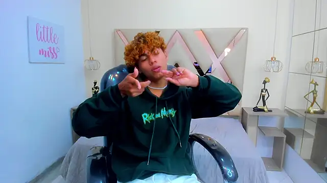 Anyelo_Twink live sex cam