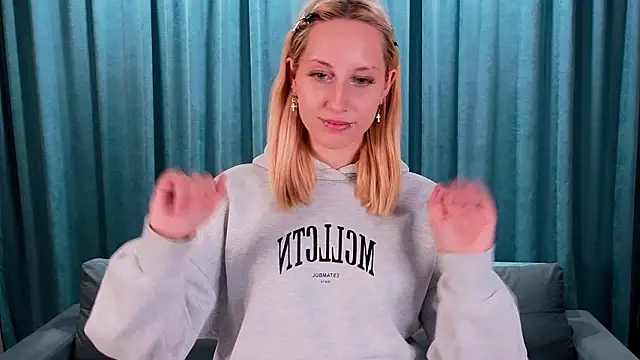 EmilyReyess's cam snapshot