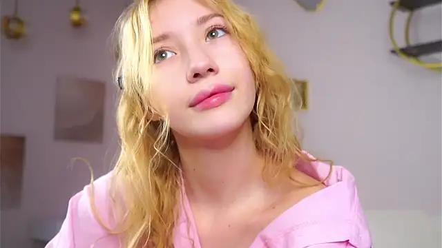 SunnivaCovil live sex cam