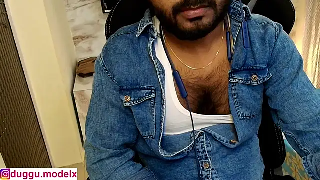 Jenni11Live live sex cam