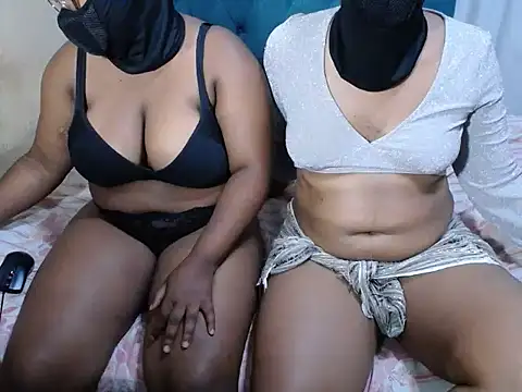 TheeGorgeousnessBitches live sex cam