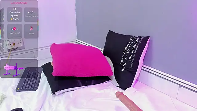 Daniella_Wildx's cam snapshot