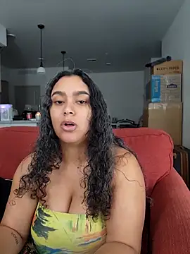 cinnaminnie live sex cam