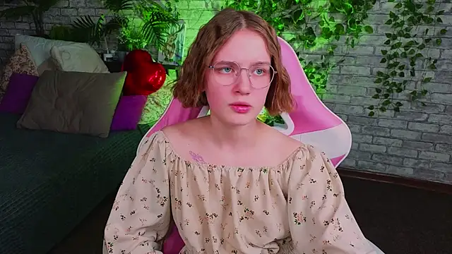 Mia_Mooore's cam snapshot