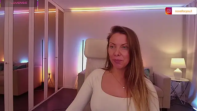 Nova-Lee live sex cam