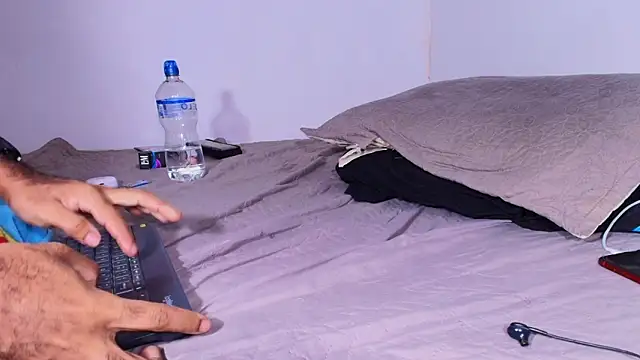 KaelMoreau live sex cam