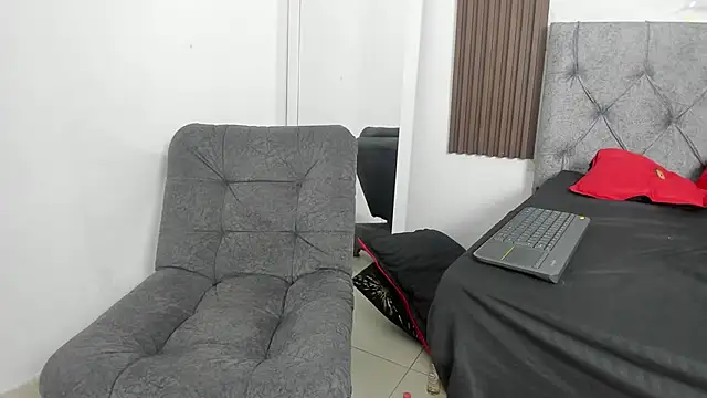 anierouse__'s cam snapshot