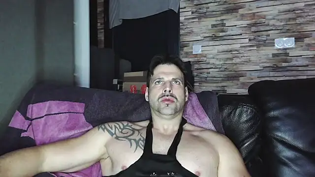 XxBigboybandxX's cam snapshot