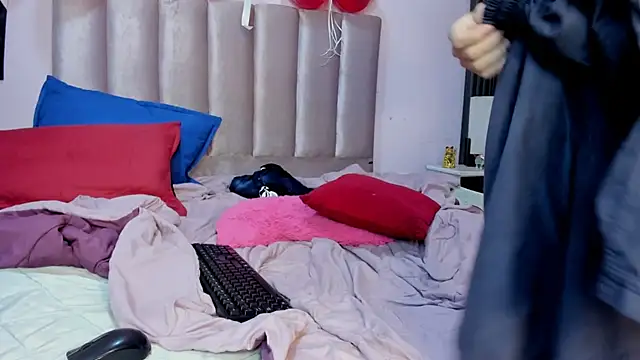 Dylan_and_Kim's cam snapshot