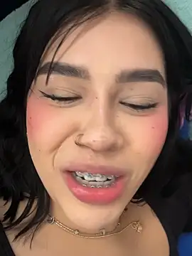 Lily_Woodz's cam snapshot