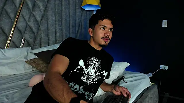 NicolaiKarav live sex cam