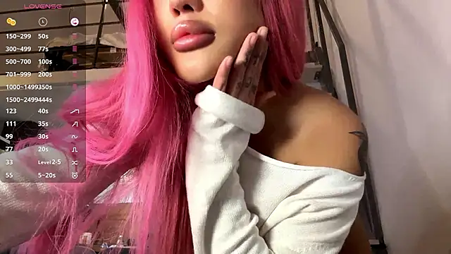 EIeniVanwart live sex cam