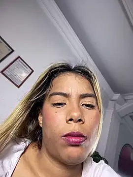 MiaSizzle live sex cam