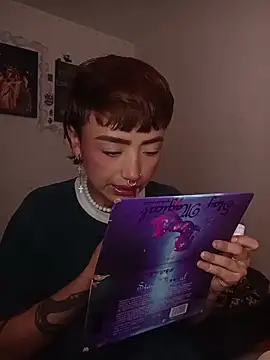 AlexxaAndRileyy live sex cam