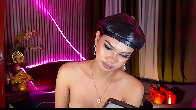 Unforgettablejulia live sex cam