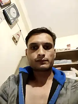 Beinghorny83 live sex cam