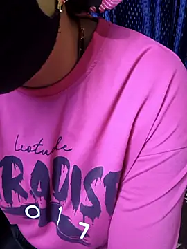 Strawberry4403 live sex cam