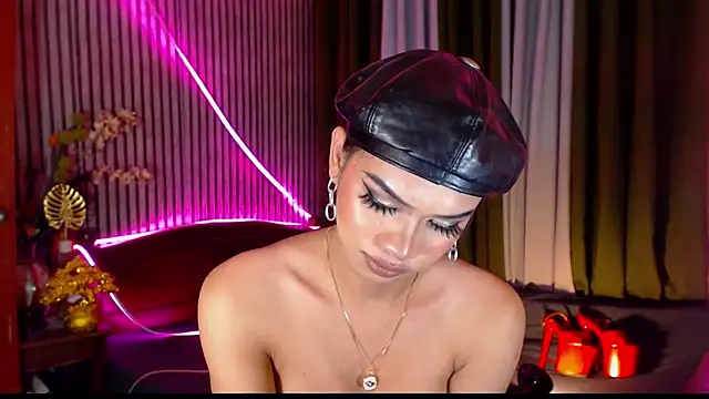 Unforgettablejulia live sex cam