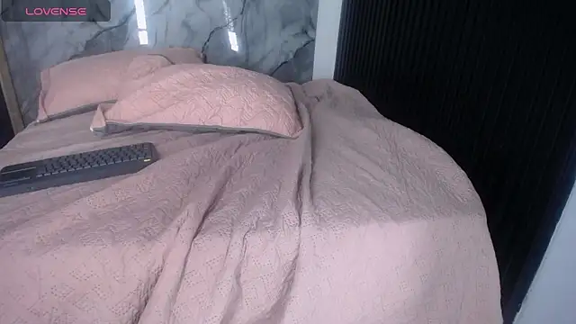 Charlotte_Flanders live sex cam