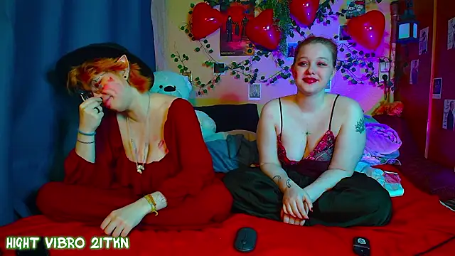 TrickyKitsune live sex cam