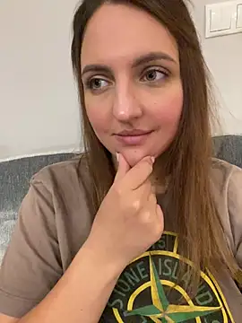 AliceDesmee's cam snapshot