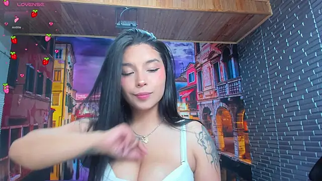 Small_naughty_ live sex cam