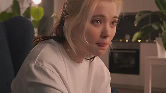 EleniRoeber's cam snapshot