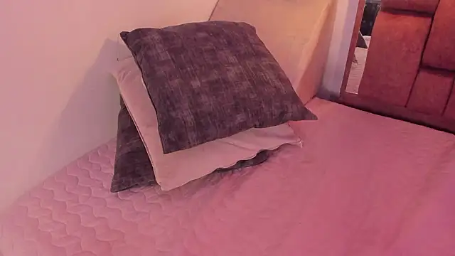 kristakinnky live sex cam