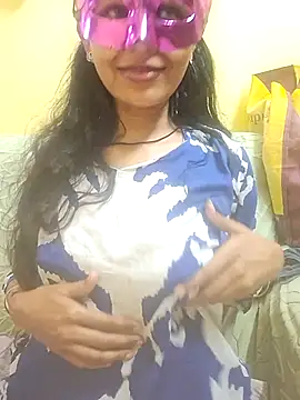 Nandinip2706's cam snapshot