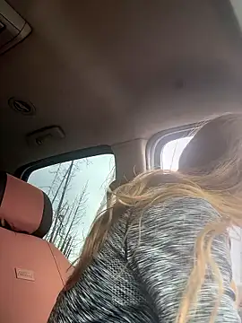 GoldenFlameGoddess live sex cam