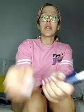 blondyruby's cam snapshot