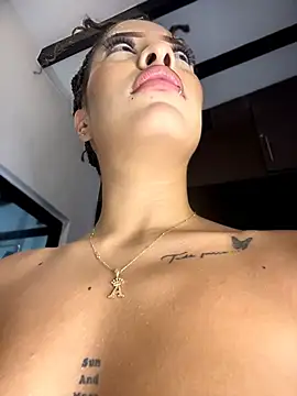 MystiqueXXX's cam snapshot