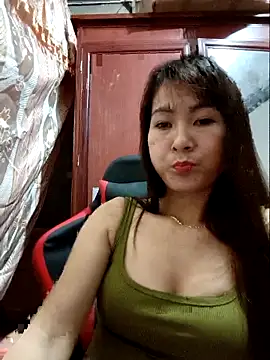 Aly_live's cam snapshot