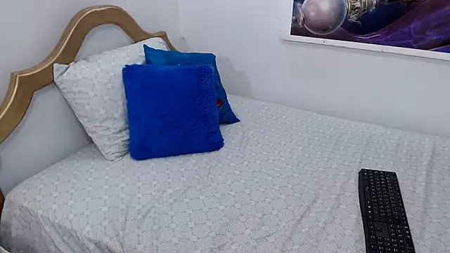 emiliaa_hot's cam snapshot