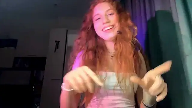 AliceCarrol's cam snapshot