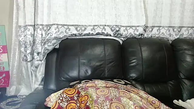 MATUREBUSSTY's cam snapshot